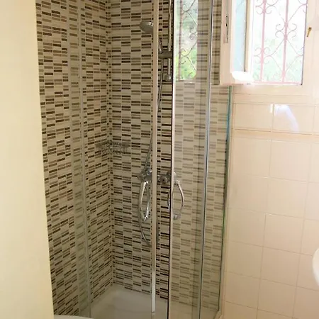 Dimitra 니키아나