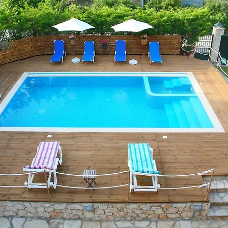 Dimitra 니키아나