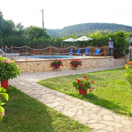 펜션 Dimitra 니키아나