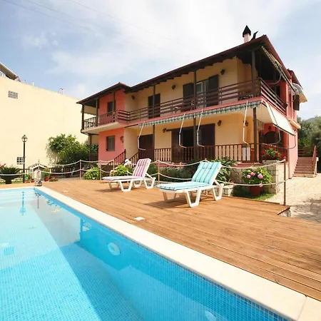 펜션 Dimitra 니키아나