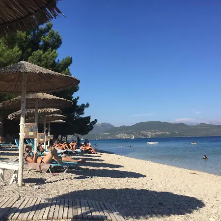 Nyaraló Dimitra *